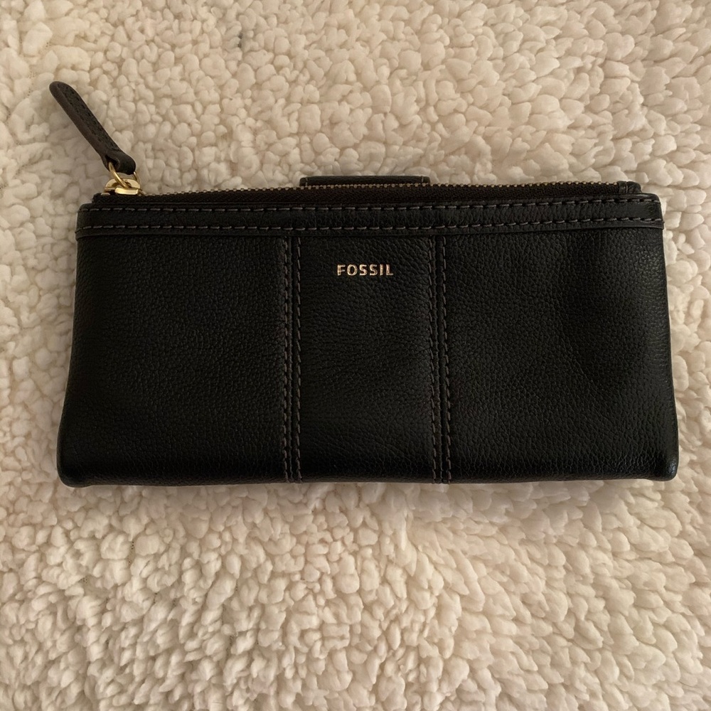 Fossil wallet *Negotiable*
